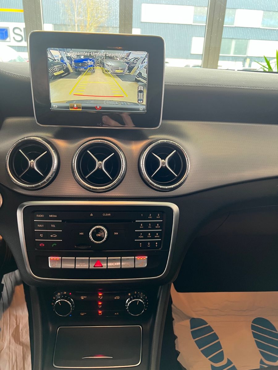 Fahrzeugabbildung Mercedes-Benz CLA 200 *AMG FELGEN*NAVI*KAMERA*