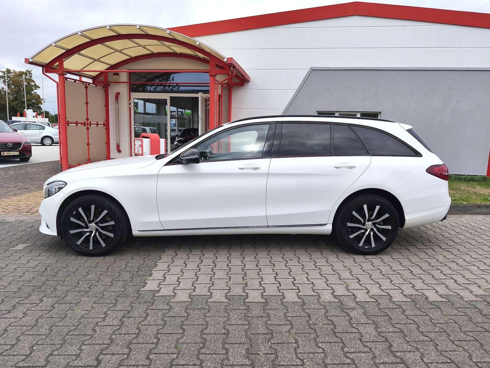 Fahrzeugabbildung Mercedes-Benz C300d T 4Matic Multibeam/Sound/Memory/StandHz...