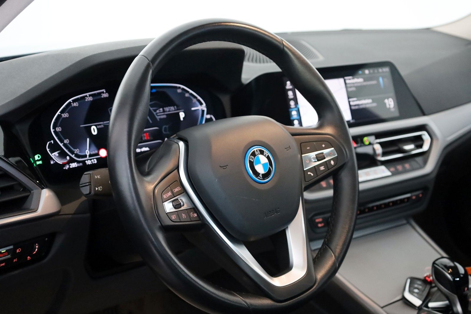 Fahrzeugabbildung BMW 330 e Advantage Touring,Navi,LED,Kamera,Carplay