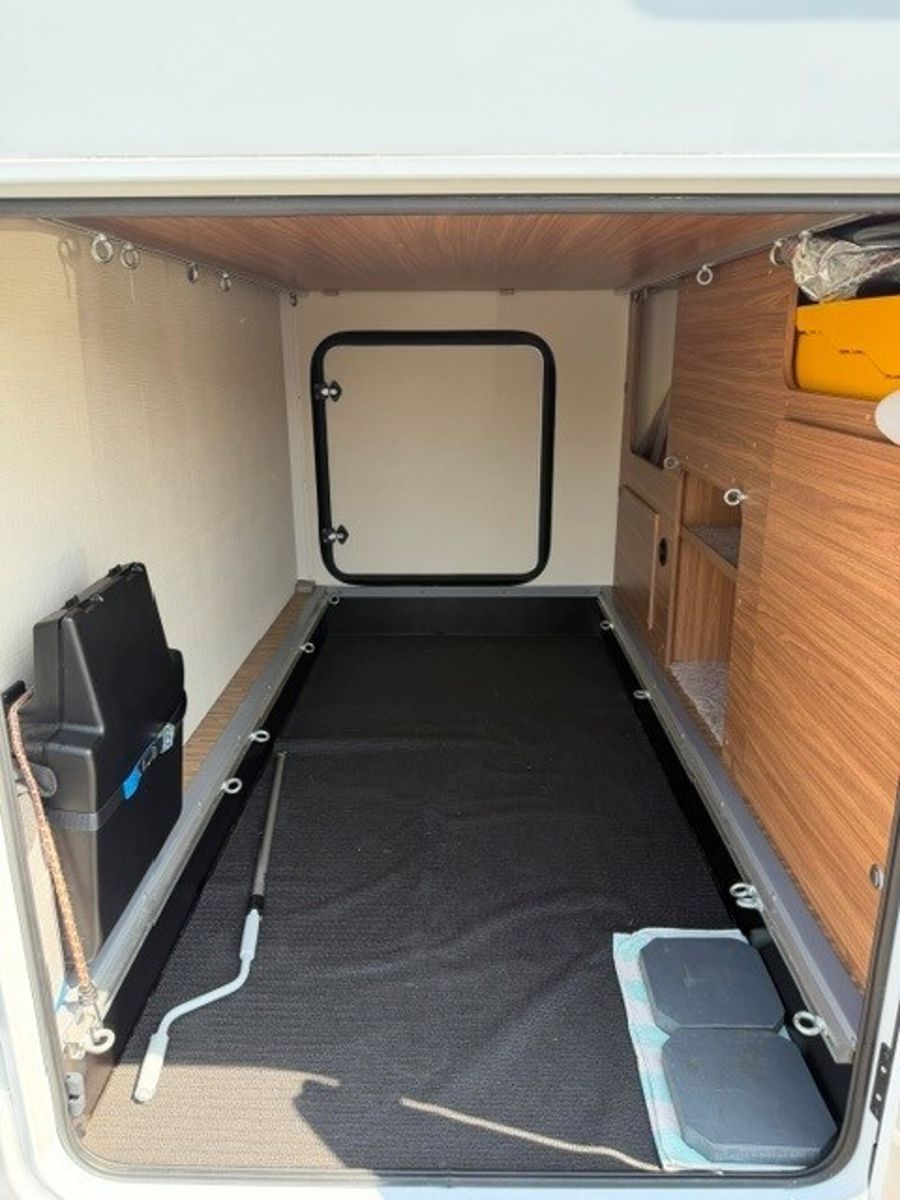 Fahrzeugabbildung Carado T 447 AHK TV Markise Fahrradträger Backofen