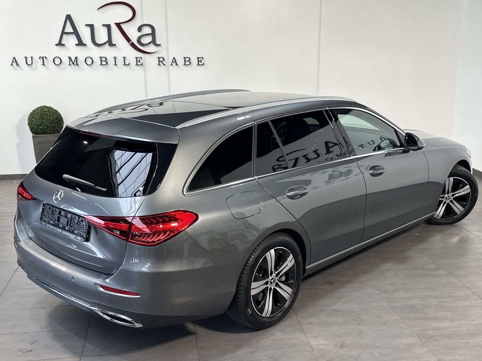 Fahrzeugabbildung Mercedes-Benz C 220d T Avantgarde NAV+LED+AHK+PARK-PAKET+17ZO