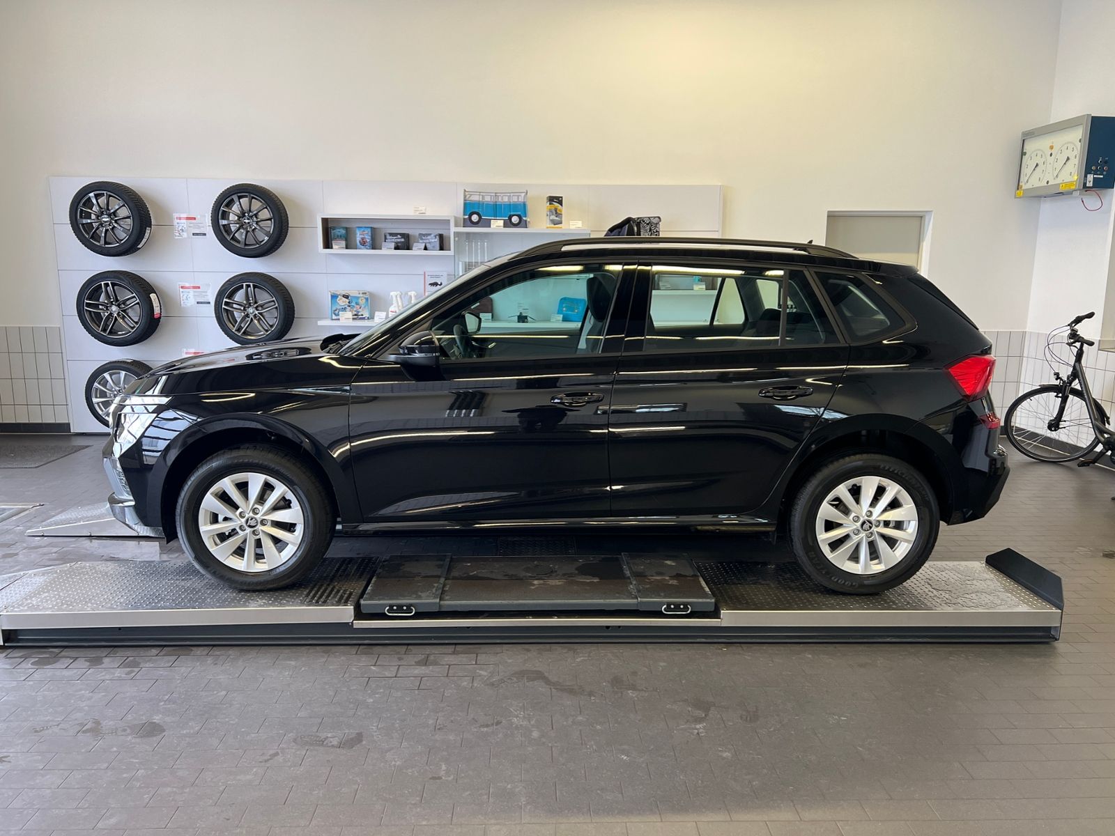 Fahrzeugabbildung SKODA Kamiq Selection 1.0 TSI DSG *AHK, LED, Komfortpa