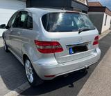 Mercedes-Benz B 200 - - Mercedes-Benz B 200 aus 2011