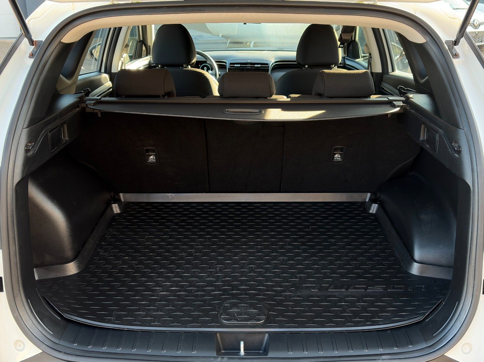 Fahrzeugabbildung Hyundai Tucson 1.6 T-GDI PHEV 4WD Temp. CarPlay CAM SHZ