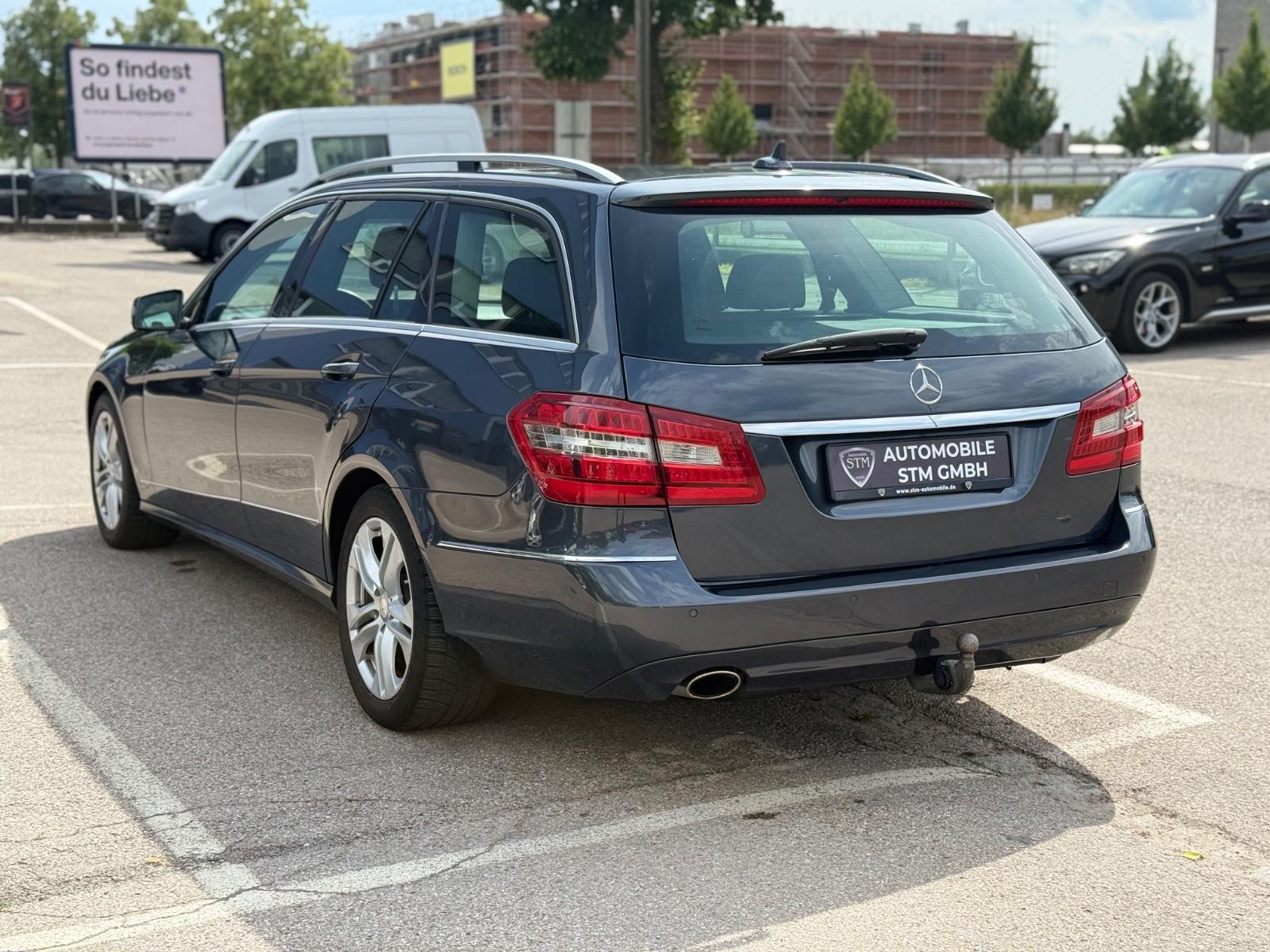Mercedes-Benz E 200 CGI T Blue AVANTGARDE SHZ AHK NAVI XENON