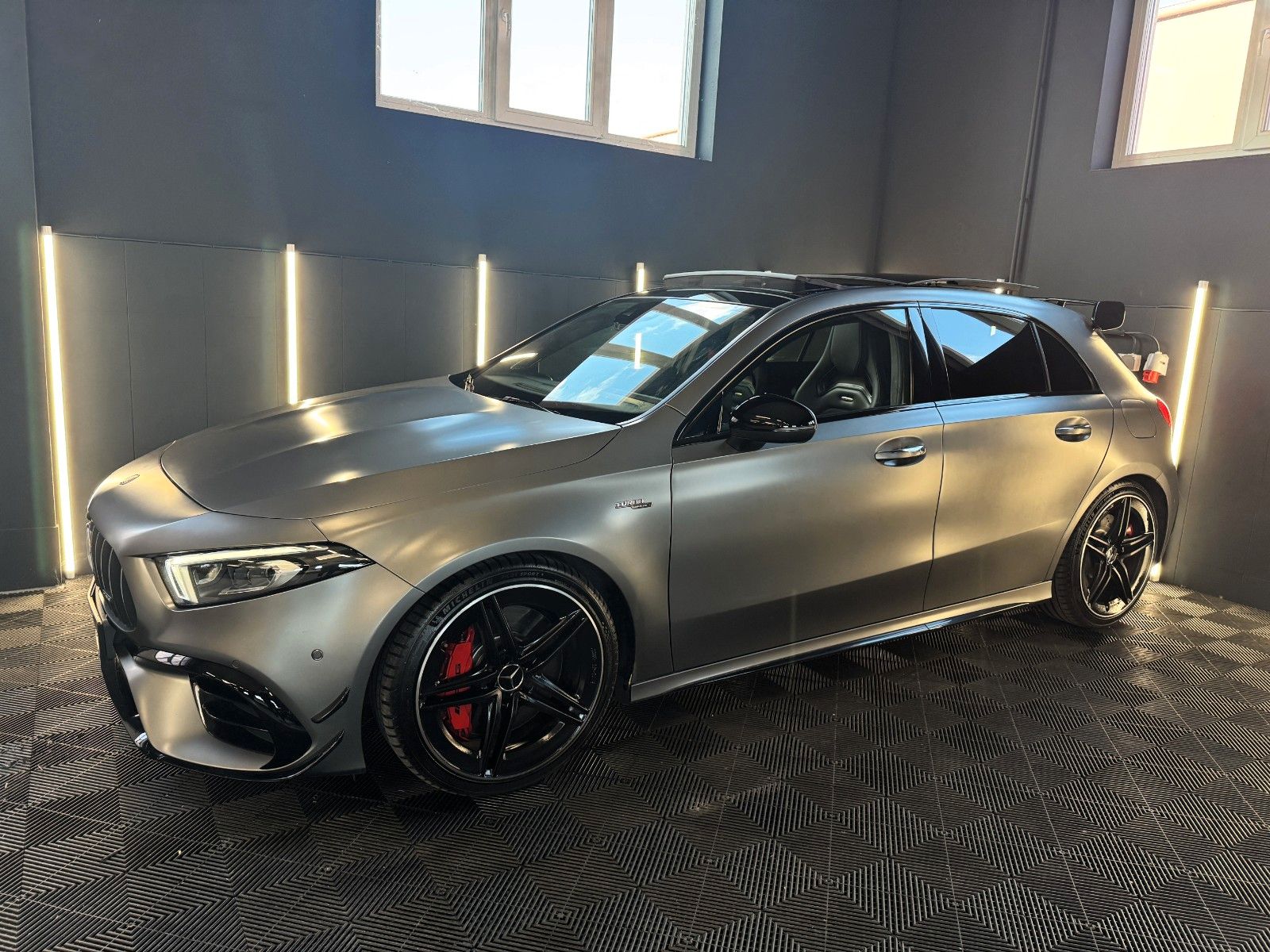 Mercedes-Benz A 45 s AMG 4Matic+ 1.Hand/Magno/Aero/Schale/Pano imagem 2
