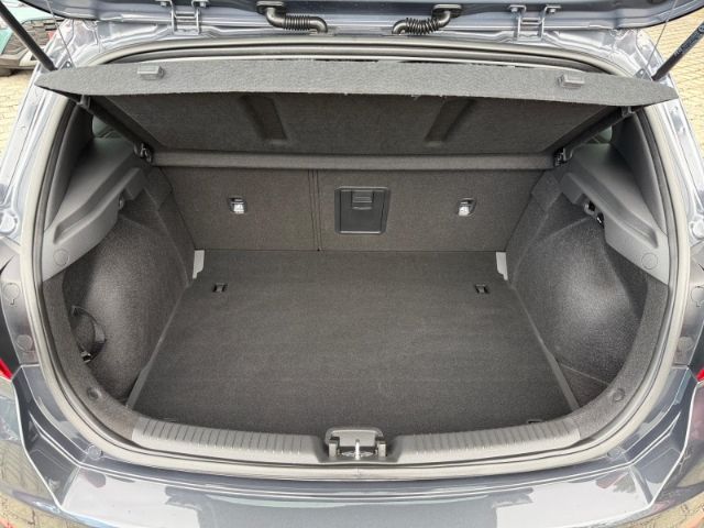 Fahrzeugabbildung Hyundai i30 1.5 Trend +LEDER+LED+KLIMA+PDC+RFK+ACC+UVM+