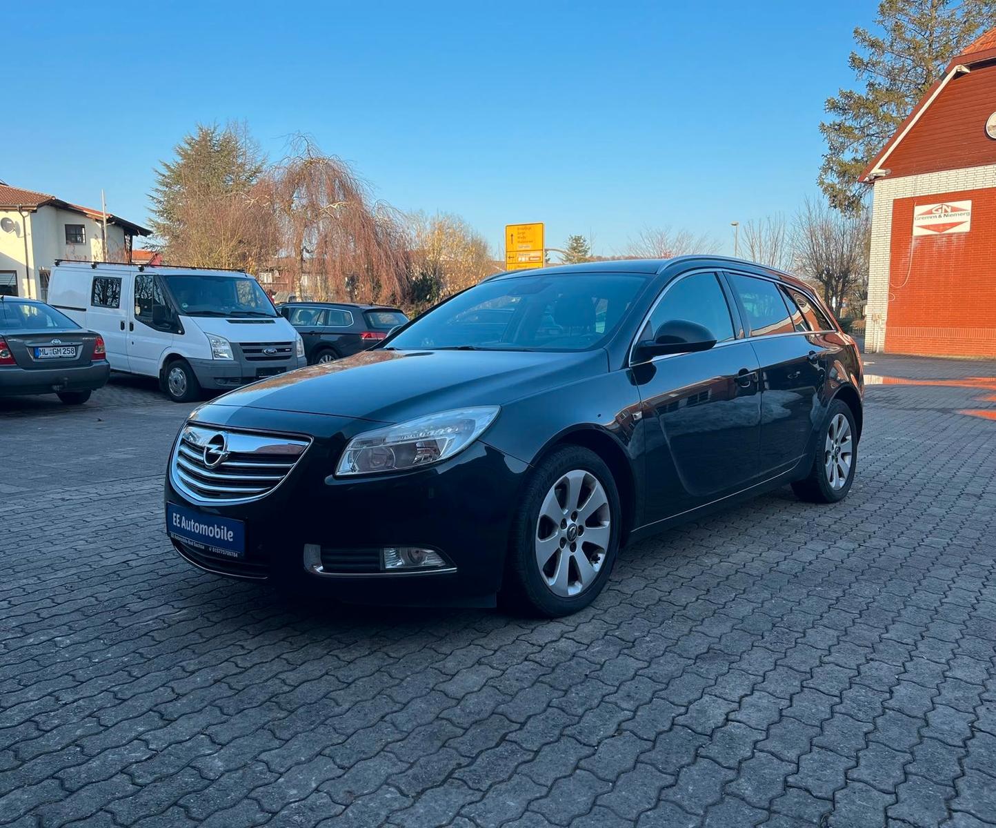 Opel Insignia A Sports Tourer Sport*TÜV/AU NEU*
