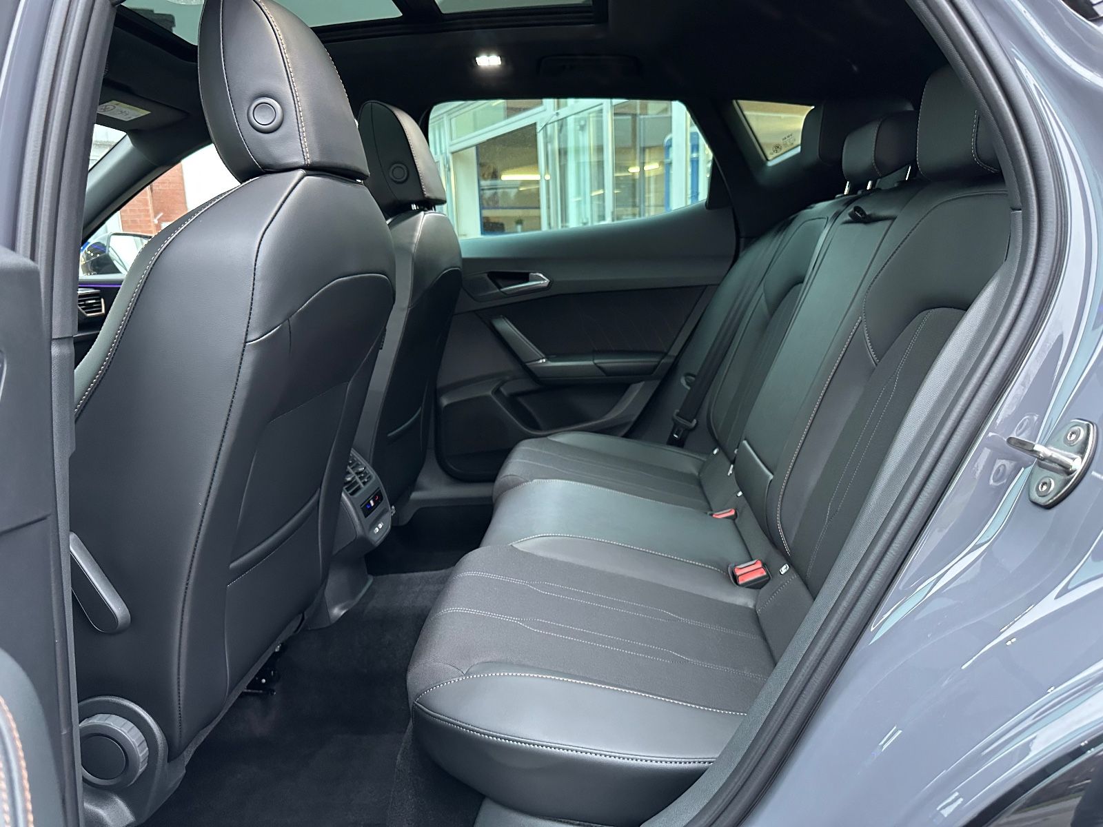 Fahrzeugabbildung CUPRA Formentor 1.5 eTSI DSG Pano/AHK/ACC/Navi/360°