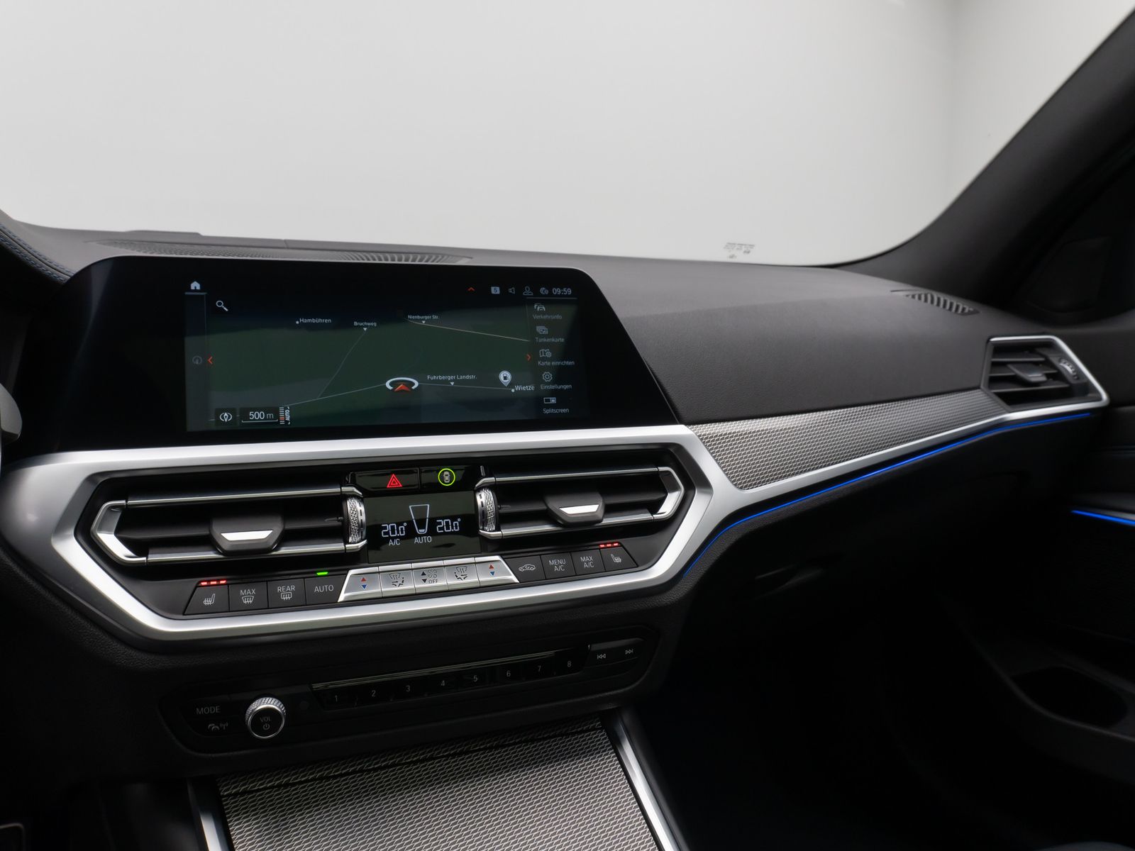 Fahrzeugabbildung BMW 320i M Sport Panorama Kamera HUD DAB HiFi Laser