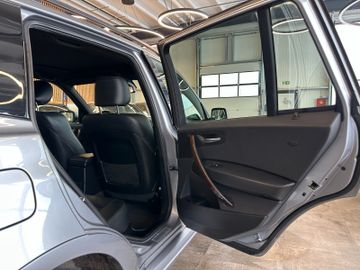 BMW X3 3.0d *Klima*SHZ*Navi*Xenon*TV*PDC*AHK*TÜV*