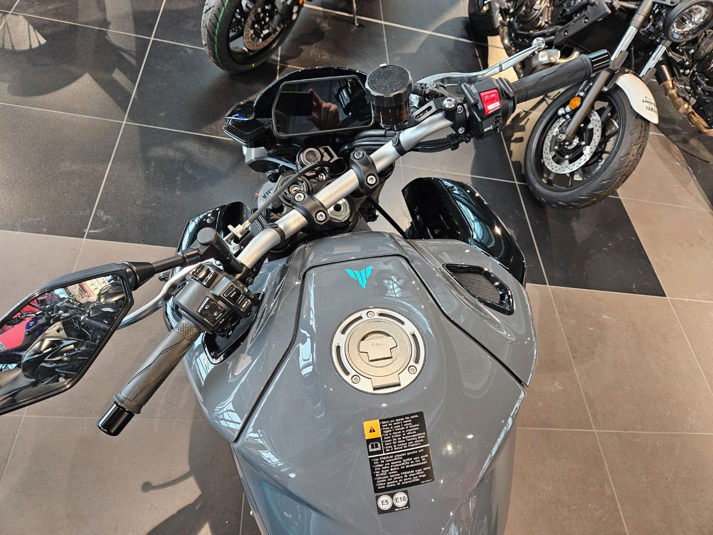 Fahrzeugabbildung Yamaha MT 10 Modelljahr 2022