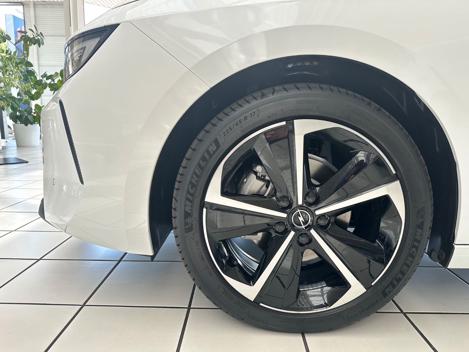 Fahrzeugabbildung Opel Astra L Lim. 5-trg. Elegance*SHZ*LHZ*RFK*PDC