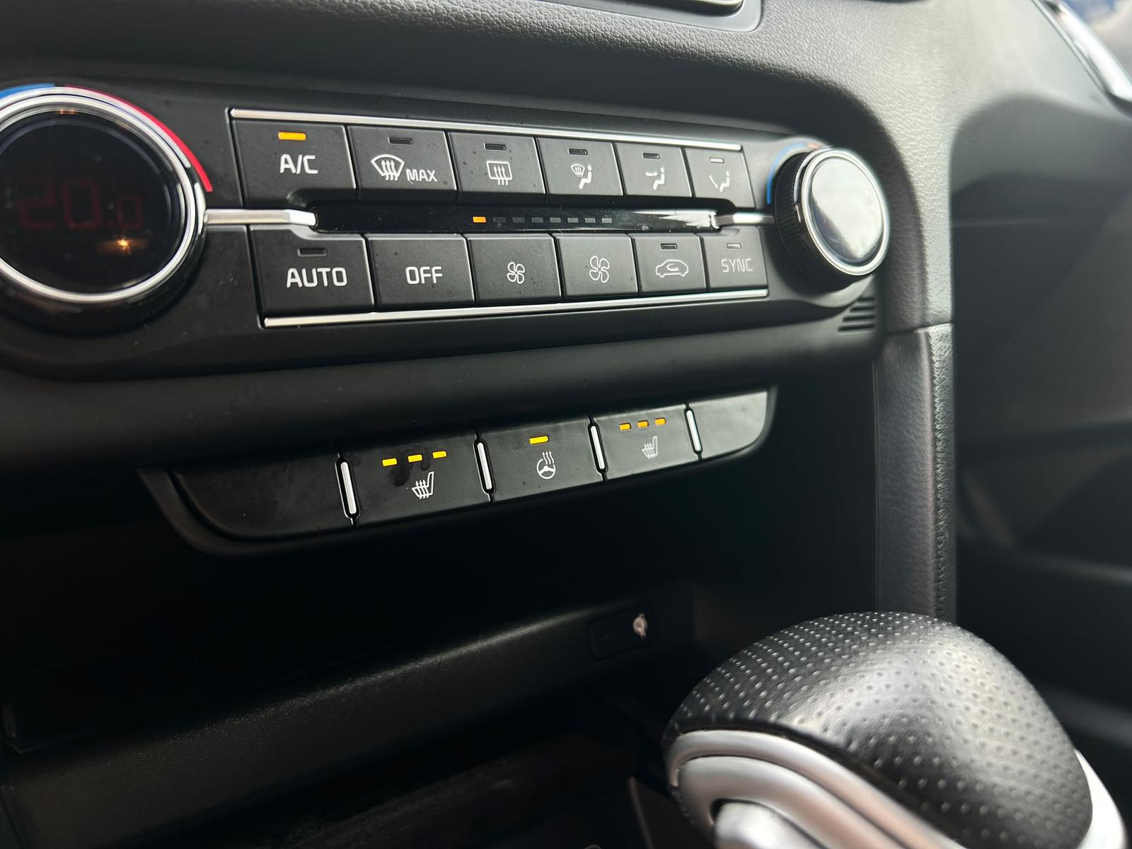 Kia Ceed GT 2.HD|AKPRAPOVIC|4xSHZ|KAMERA|18"|DIGITAL