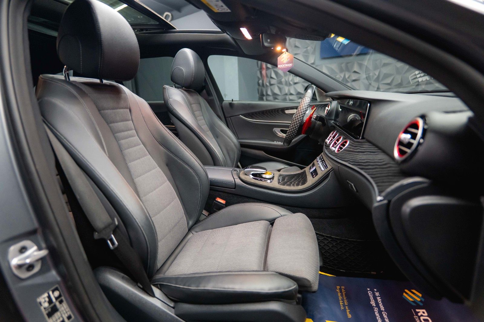 Fahrzeugabbildung Mercedes-Benz E 300de AMG Night-Paket Designo *Pano*ACC*LED*