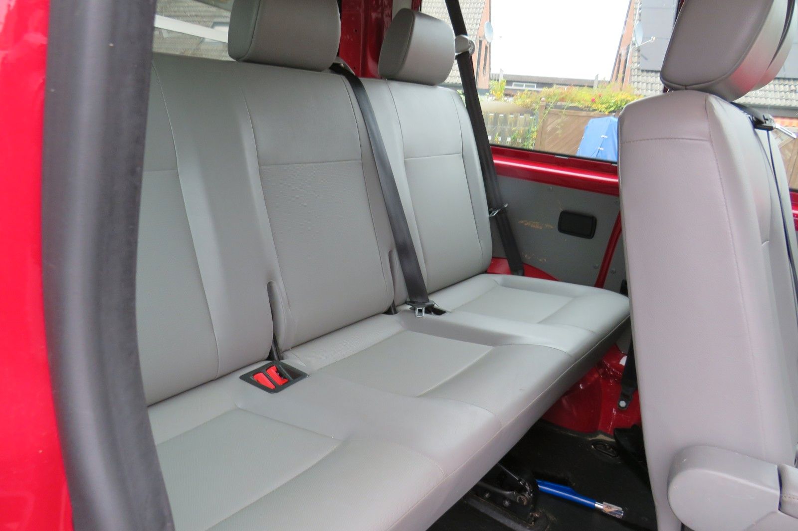 Fahrzeugabbildung Volkswagen T5 Kombi 4-Motion AHK 7 Sitz 158.000km