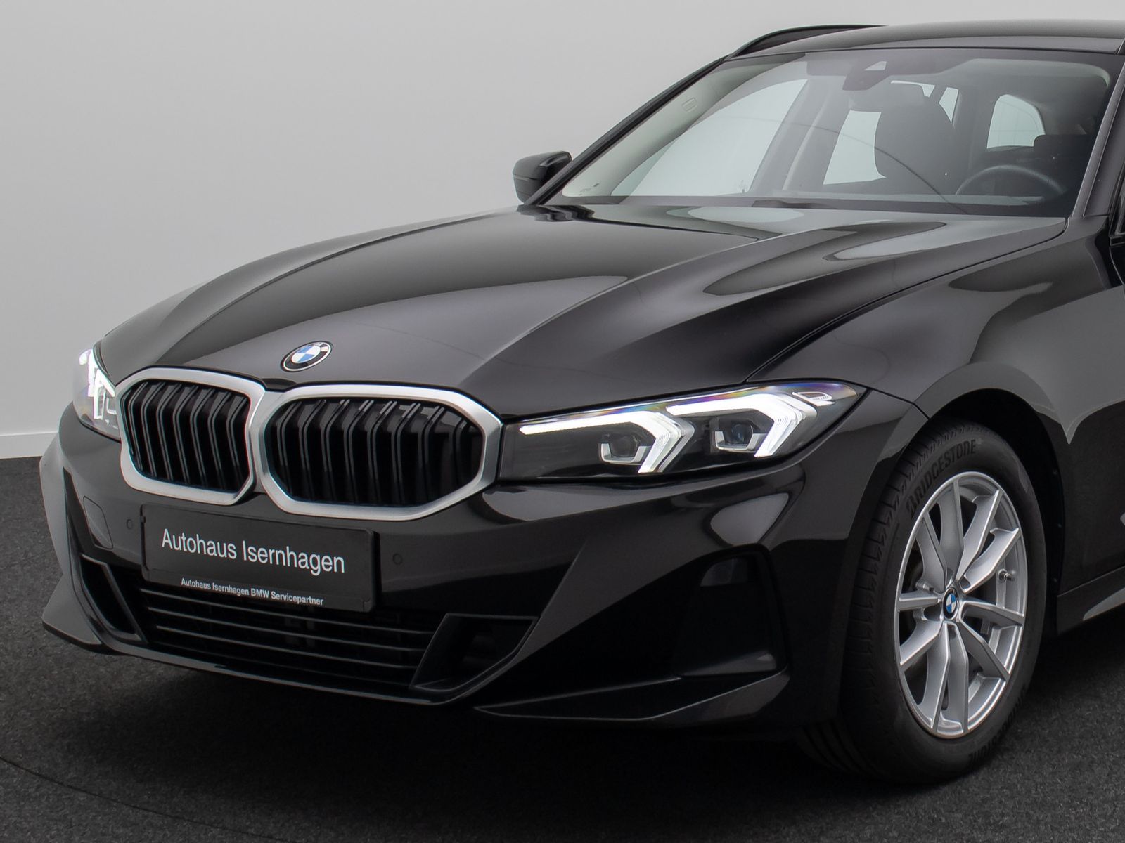 Fahrzeugabbildung BMW 320d GeschwindigReg AHK Widscreen Sport DAB