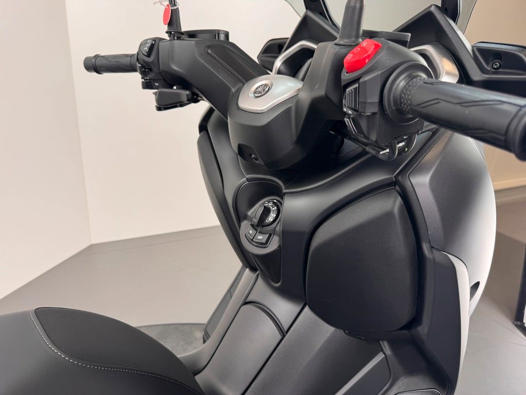 Fahrzeugabbildung Yamaha X MAX 400 *SERVICE NEU *1. HAND