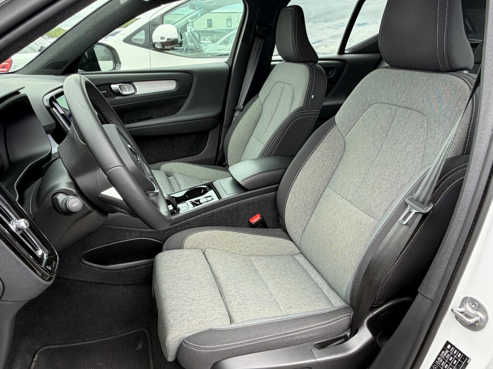 Volvo XC40 Plus Dark 2WD/Navi/Harman-Kardon