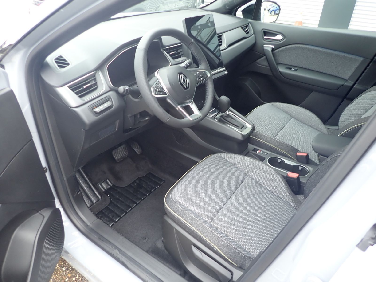 Fahrzeugabbildung Renault Captur Techno E-TECH Full Hybrid 145