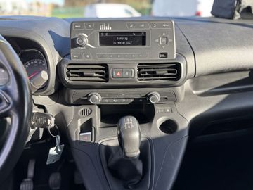 Fotografie des Opel Combo Cargo 1.5 D Edition AHK