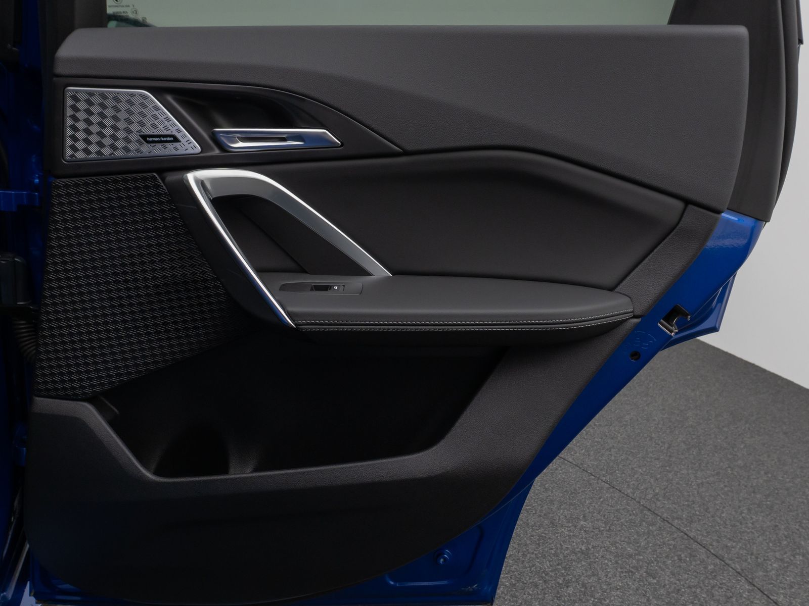 Fahrzeugabbildung BMW iX1 xD30 M Sport Pro Panorama 360°HUD DAB H/K