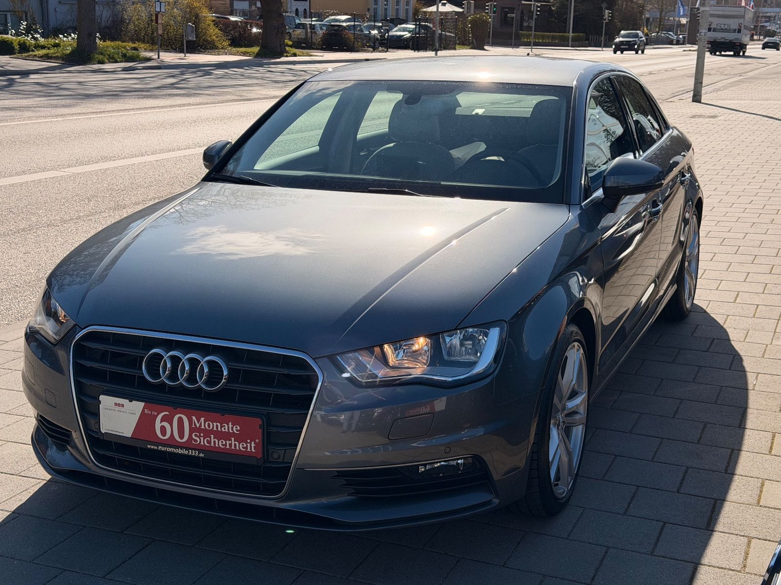 Audi A3Limousine*Sitzheiz*Parkass.*BT*Teilleder*