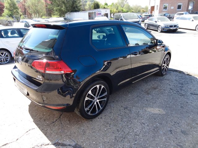 Fahrzeugabbildung Volkswagen Golf VII Lim. Lounge/1.Hd/38TKM/Xenon/PDC/