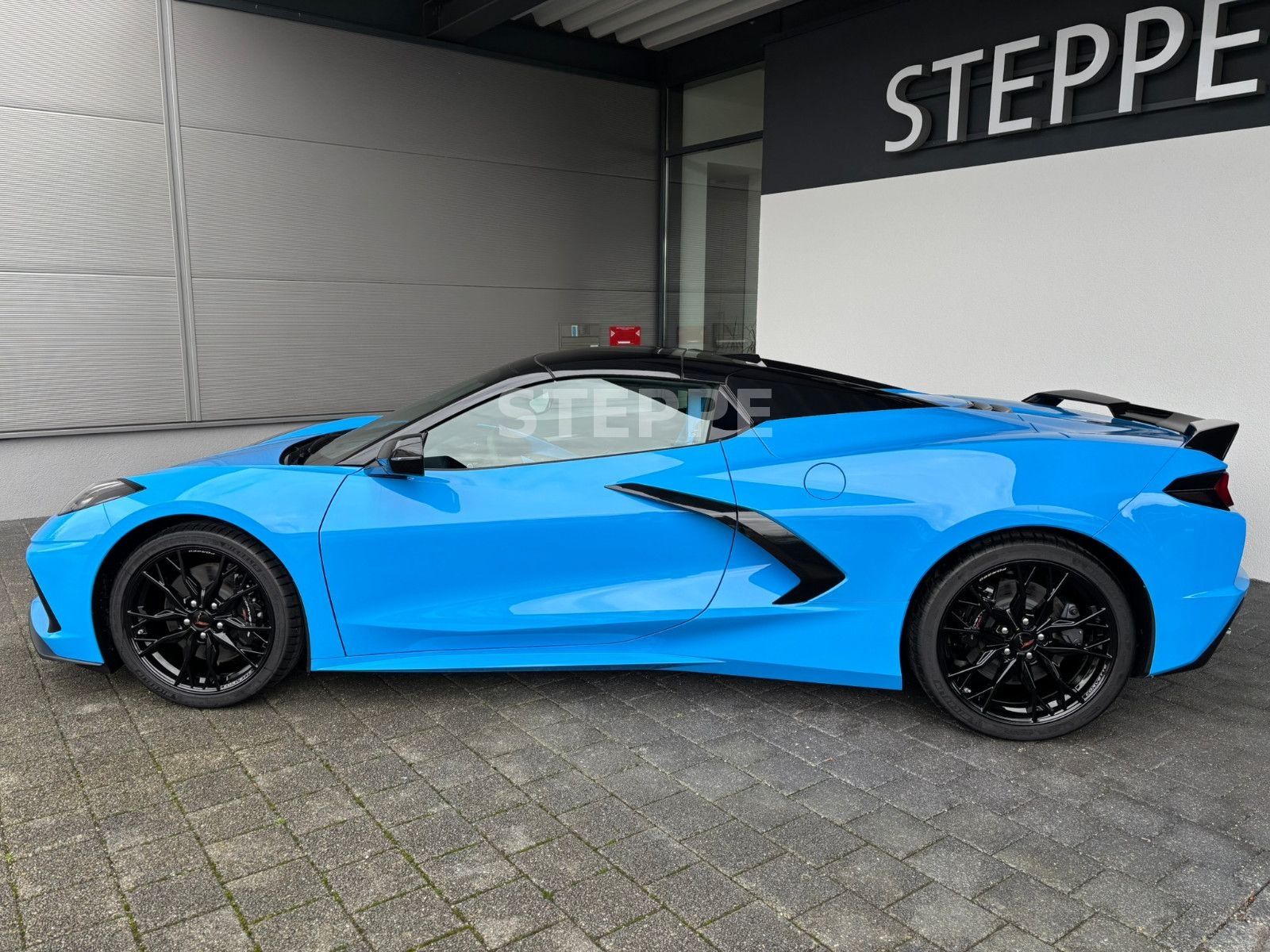 Corvette C8 Stingray Convertible 3LT Europamodell STEPPE