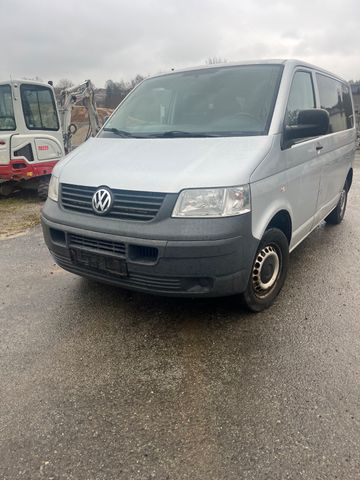 Volkswagen T5 Caravelle Transporter 9 sitzplätze