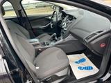 Ford Focus Turnier Titanium*Xenon* Navi*Scheckheft* - Ford Focus Gebrauchtwagen in Köln