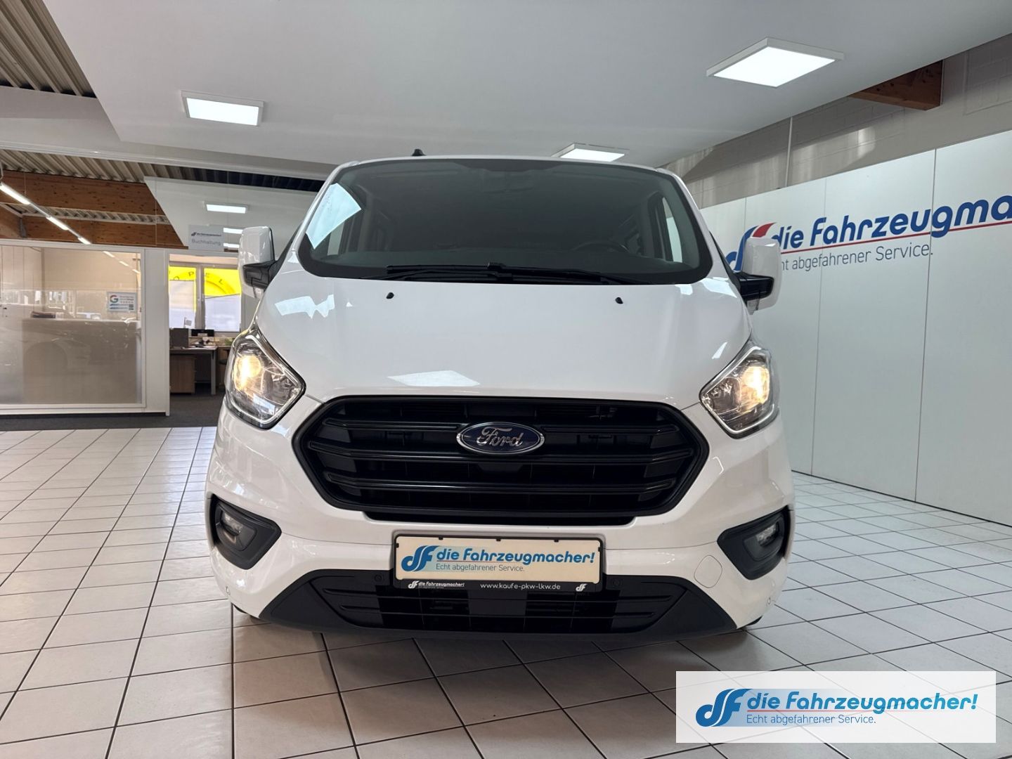 Fahrzeugabbildung Ford Transit Custom Tourneo 320 L1 Trend 2.0 TDCi EU6