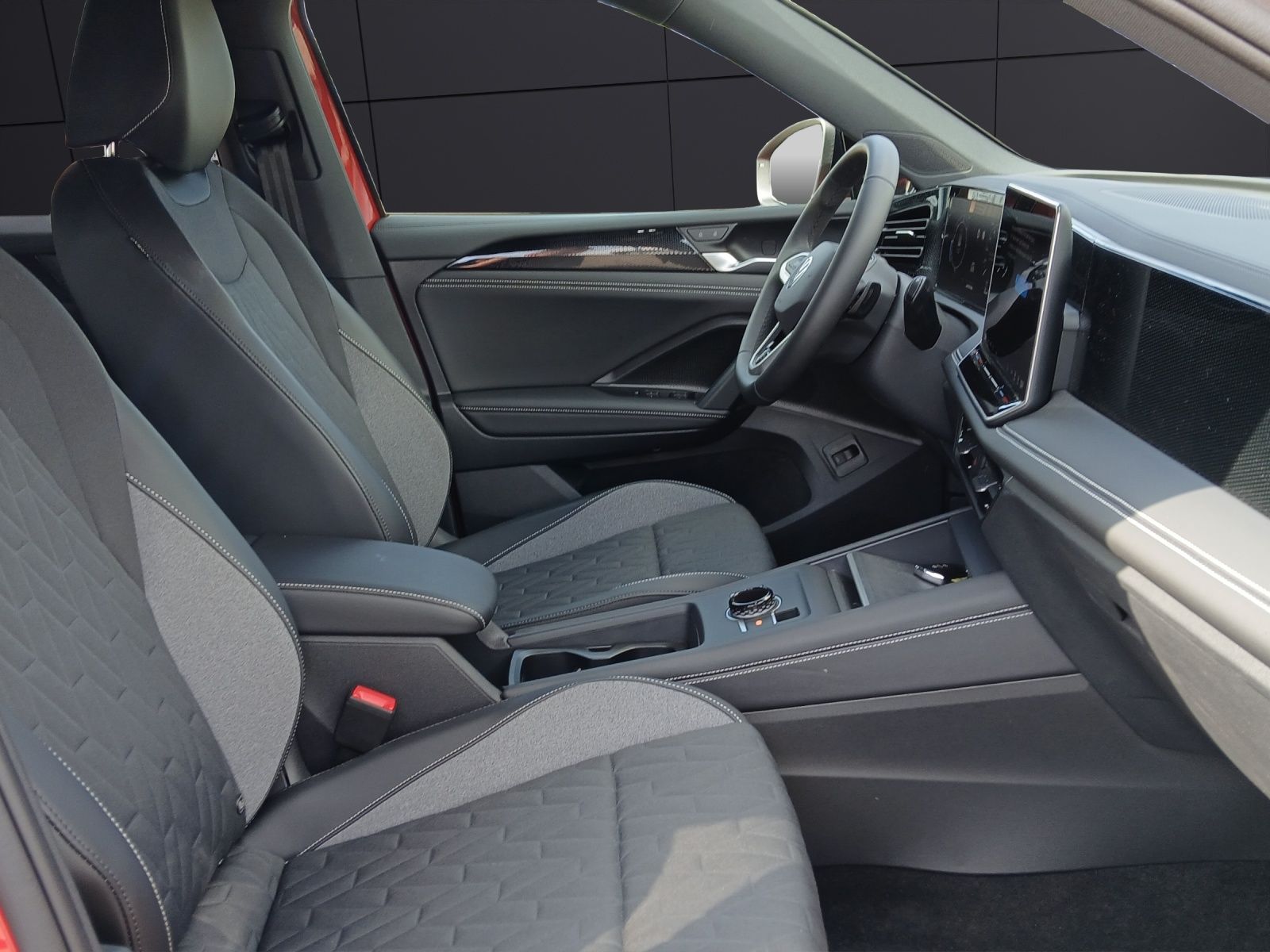 Fahrzeugabbildung Volkswagen Tiguan TDI Goal DSG Matrix AHK Navi AID ACC RFK