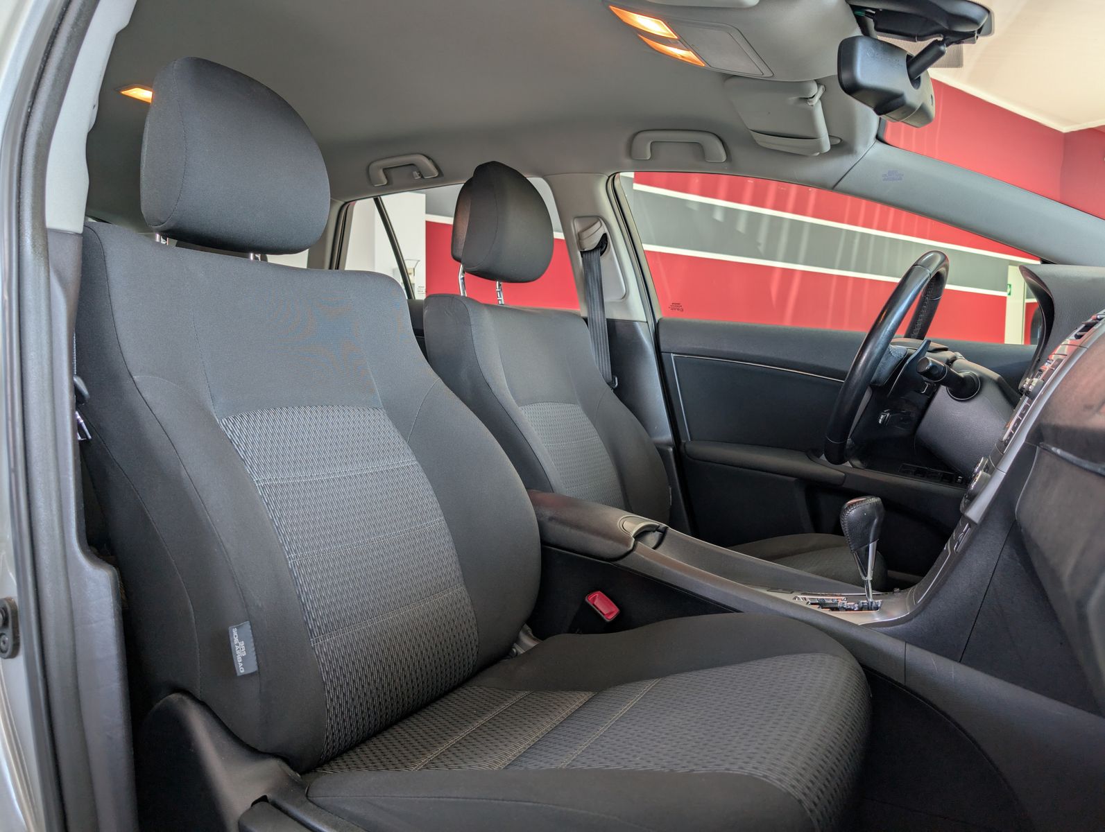 Fahrzeugabbildung Toyota Avensis Life Bi-XENON TEMPOMAT KLIMA KAMERA SHZ