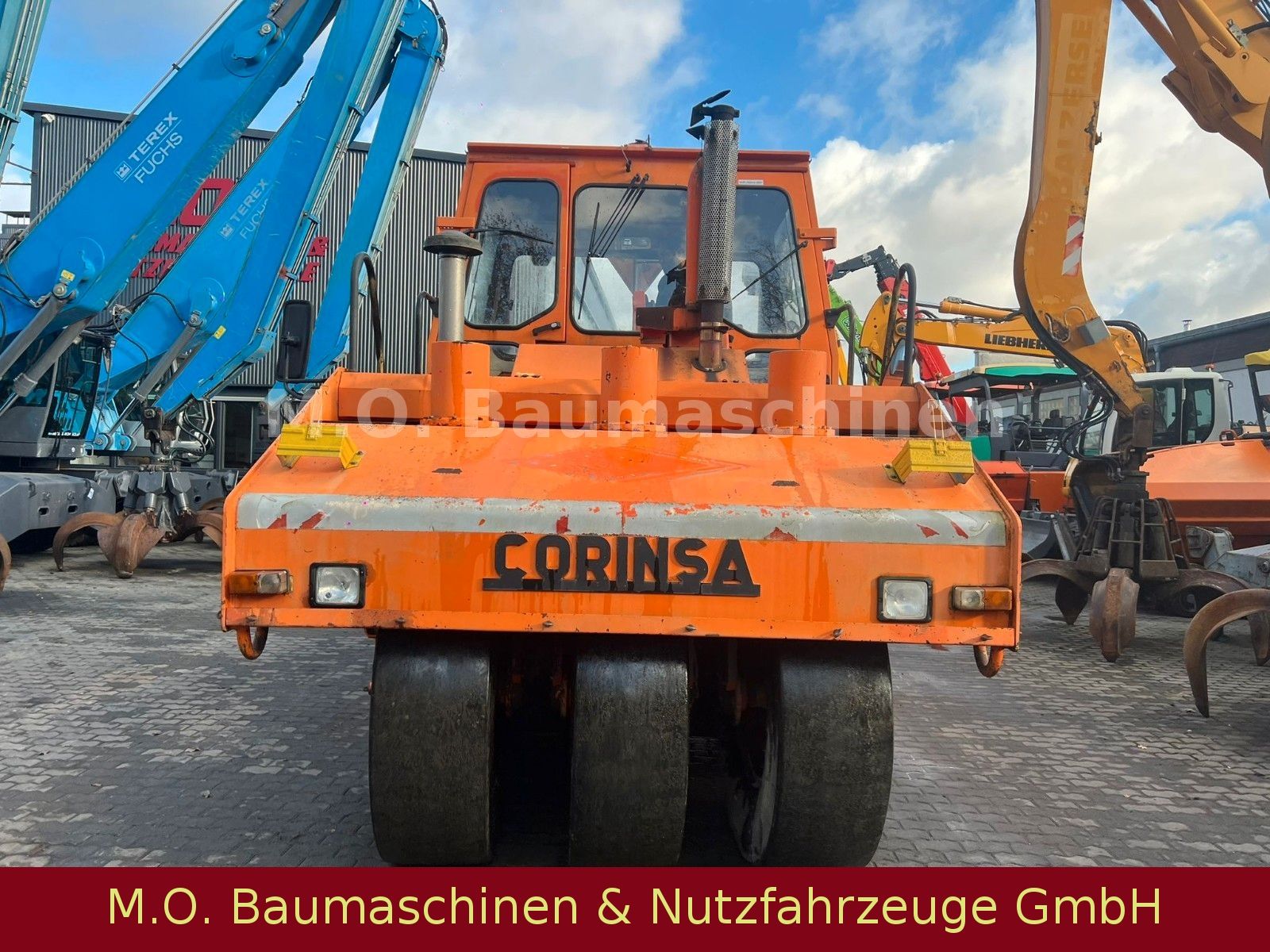 Fahrzeugabbildung Andere Corinsa CCR2135 / Gummiradwalze /