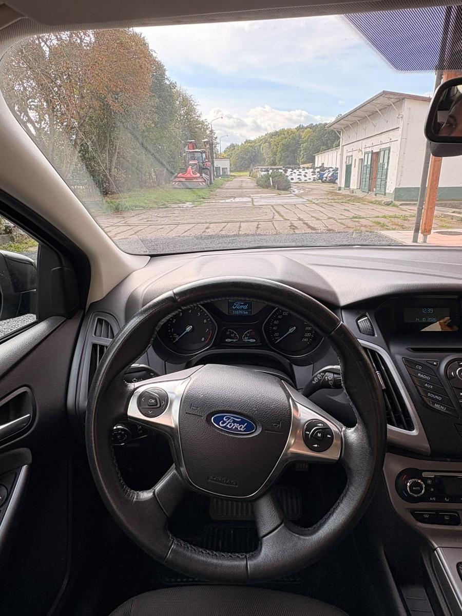 Ford Focus 2014 — photo 8