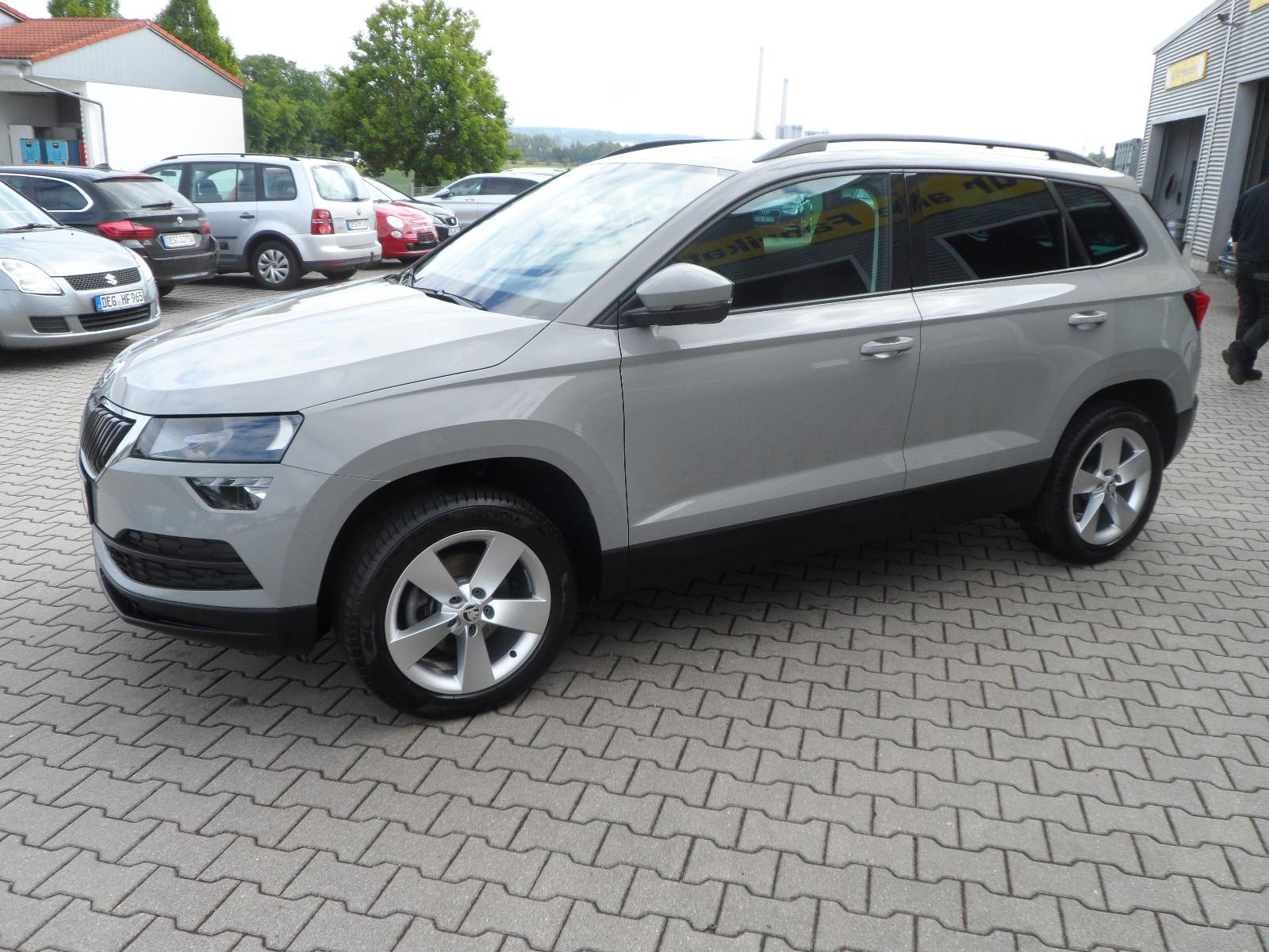 Skoda Karoq Ambition/AHK/SHZ/CarPlay/Top Ausstattung