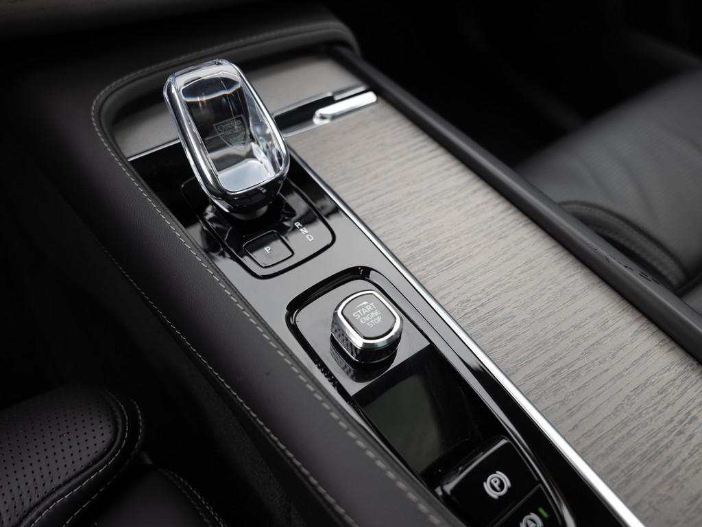 Volvo XC90 T8 Ultra Dark Recharge AWD HUD STANDHZ LED