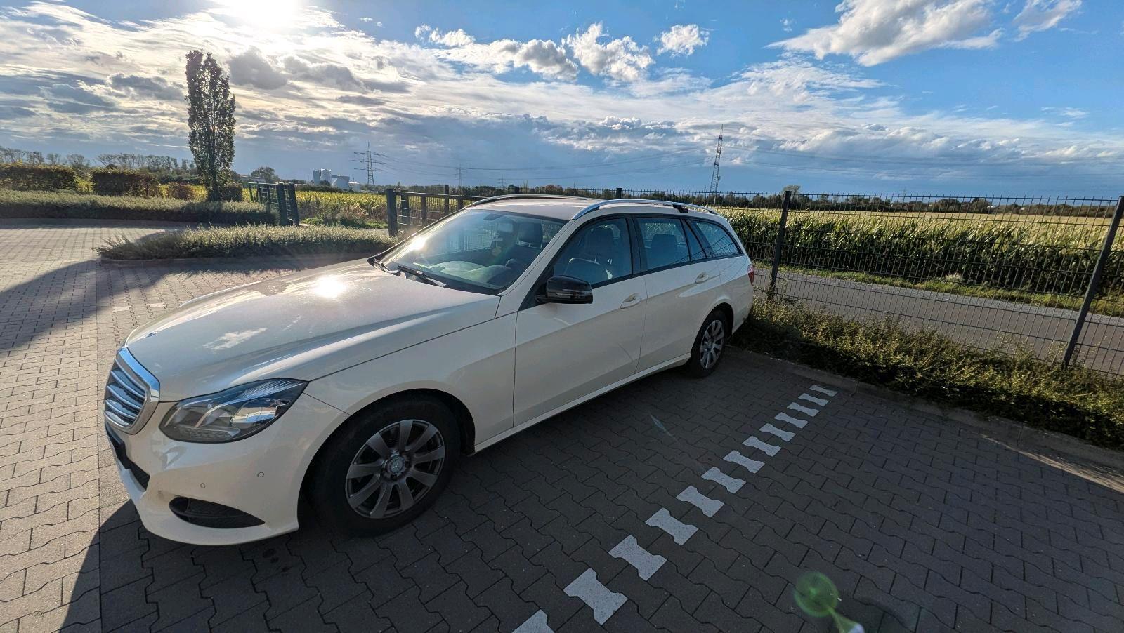 Mercedes-Benz E200 2015 — салон
