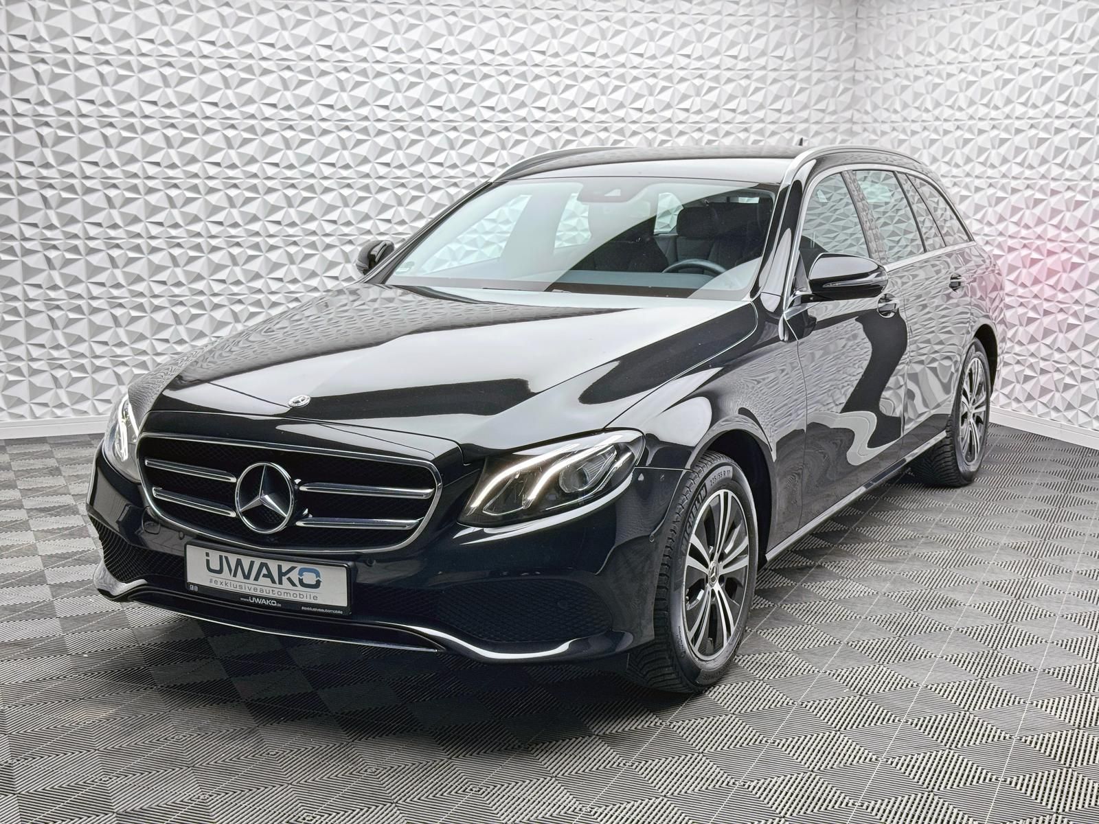 Fahrzeugabbildung Mercedes-Benz d T AVANTGARDE/TWA/RCAM/PDC/LED/CARPLAY/AMBIENTE