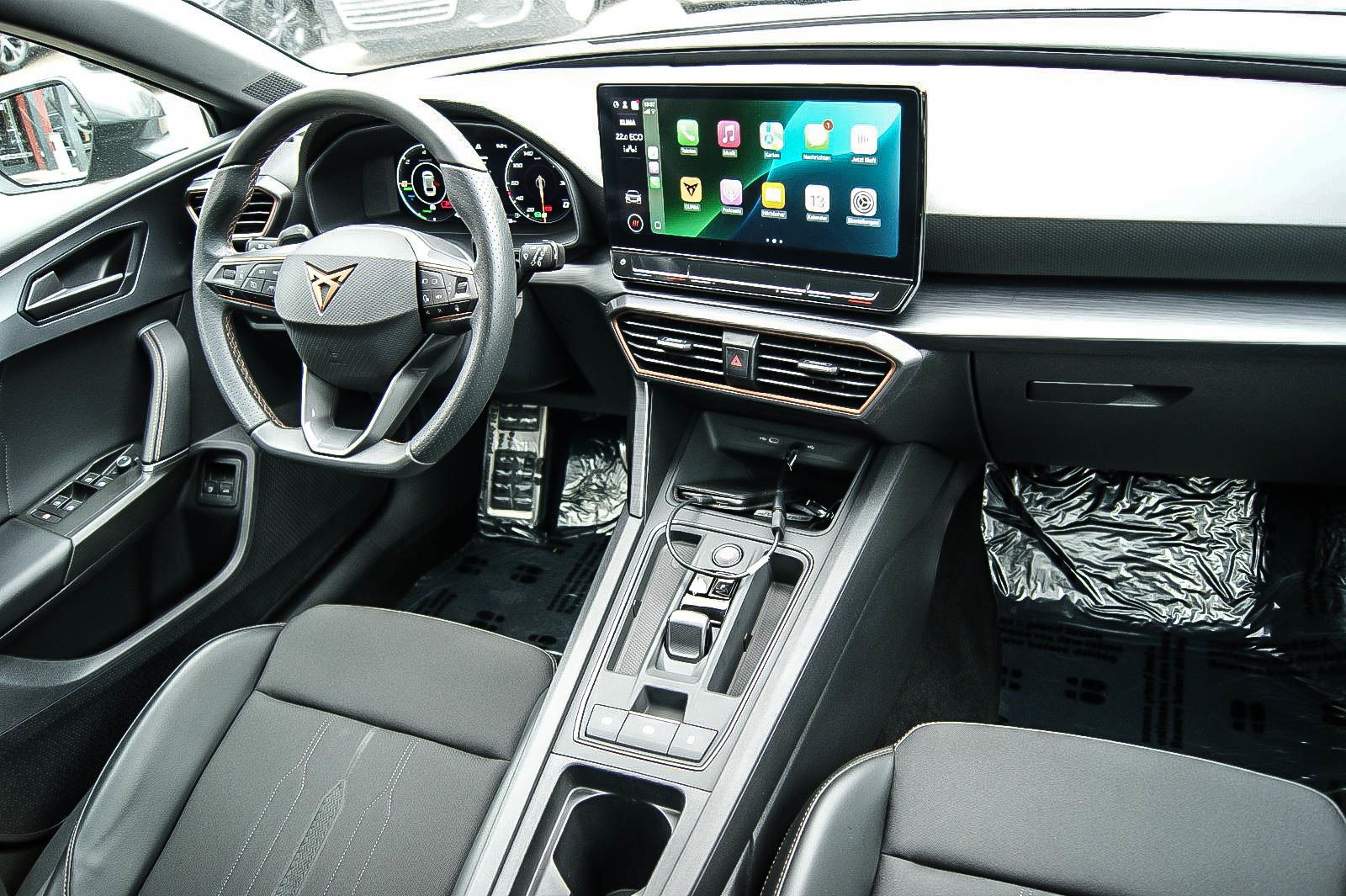 Fahrzeugabbildung CUPRA Leon Sportstourer e-Hybrid PANORAMA CARPLAY ACC