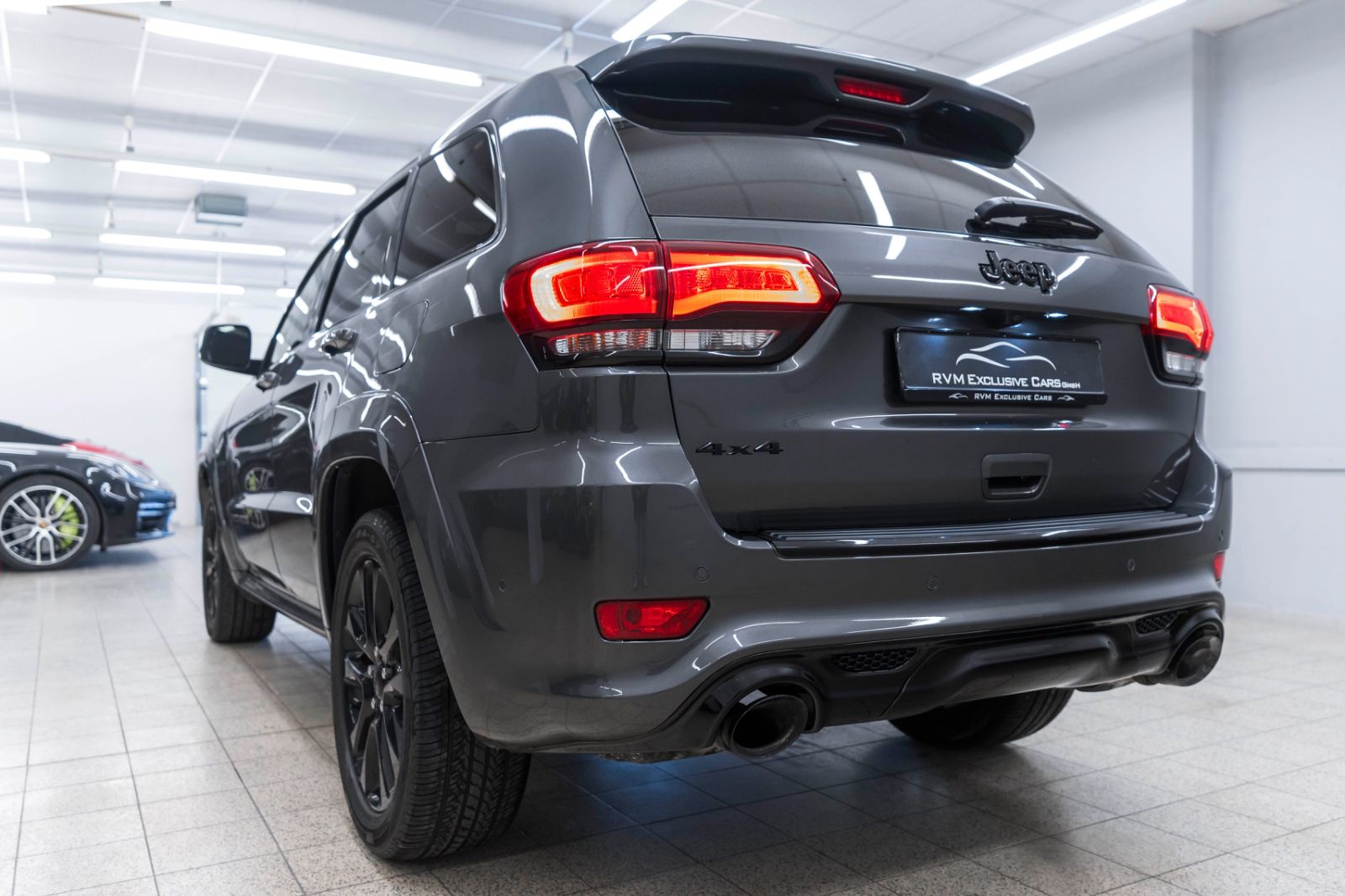 Fahrzeugabbildung Jeep Grand Cherokee Laredo X 3,6L LPG 4X4 KAM PANO