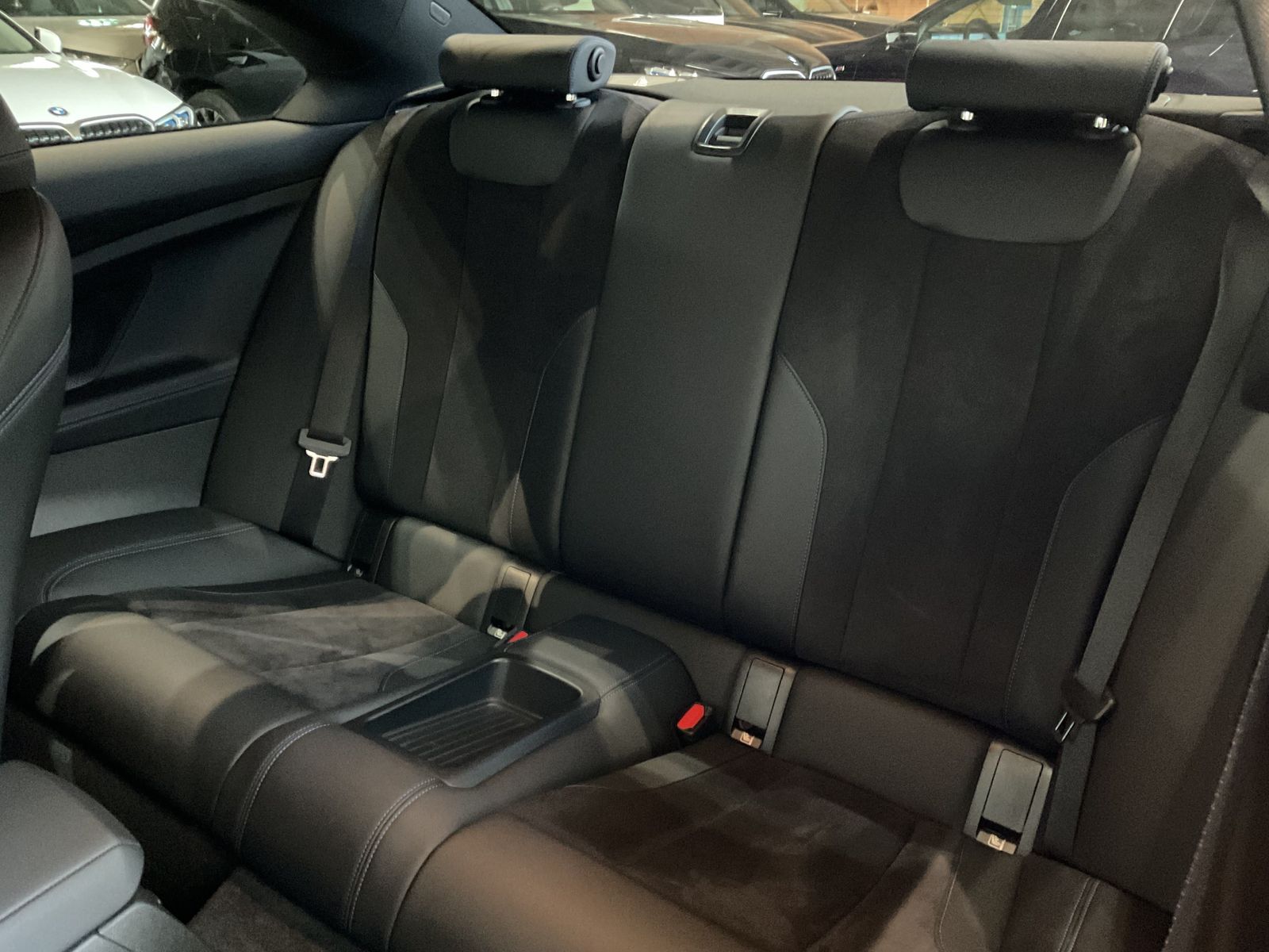 Fahrzeugabbildung BMW M2 Coupé Komfortzugang, Tempomat, Sitzheizung