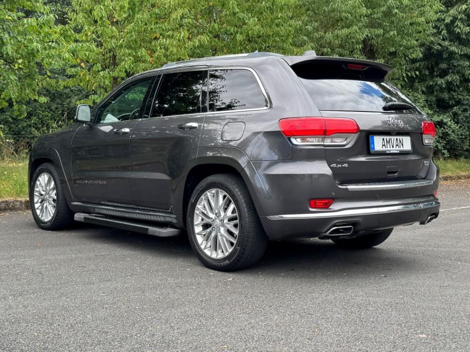 JEEP GRAND CHEROKEE 3.0 CRD SUMMIT PANORAMIQUE 8 FACH | 250 ch | 4X4 | BVA | HAYON ÉLECTRIQUE | RÉGLAGE ÉLECTRIQUE DES SIÈGES AVEC FONCTION MÉMOIRE