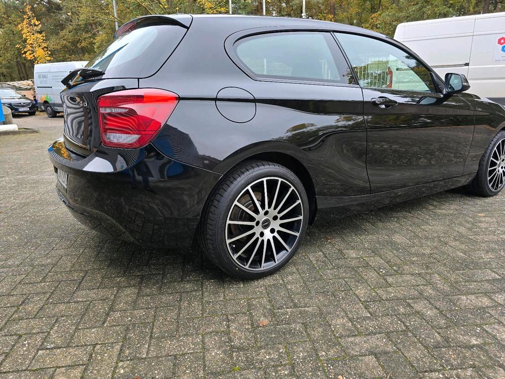 BMW 114