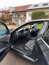 BMW 520i Schwarz E60 - BMW 520: E60