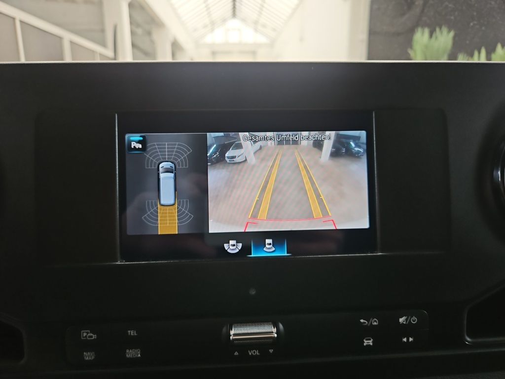 Fahrzeugabbildung Mercedes-Benz Sprinter 317 Kombi L2H2 Mobility Rollstuhl Lift