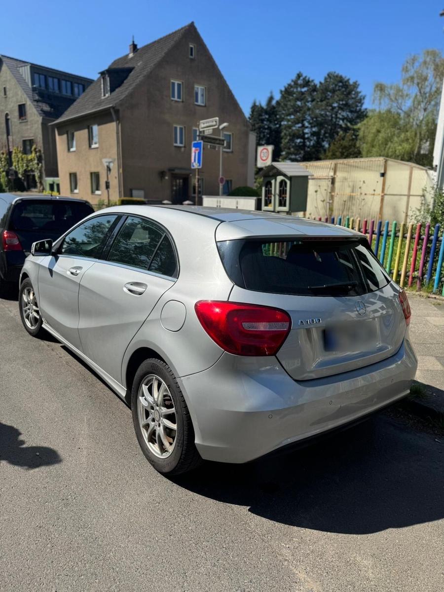 Mercedes-Benz A180 2013 — engine 122 HP (90kW)
