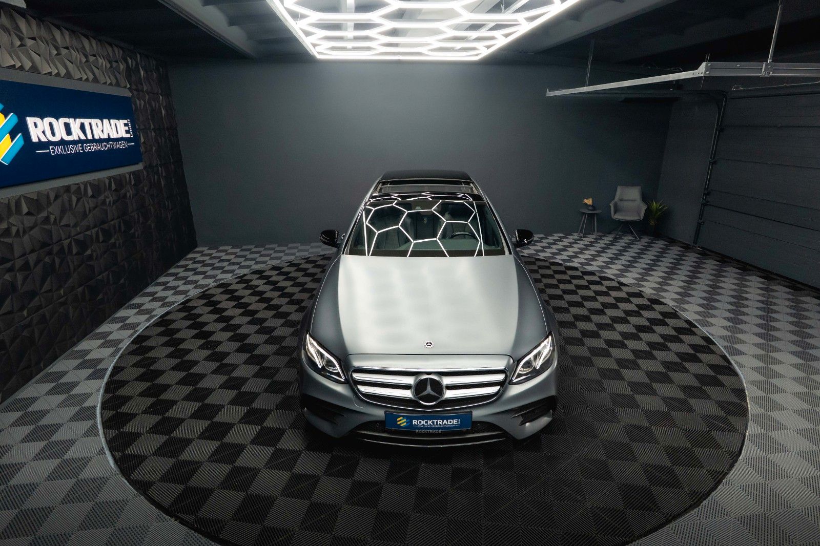 Fahrzeugabbildung Mercedes-Benz E 300de AMG Night-Paket Designo *Pano*ACC*LED*