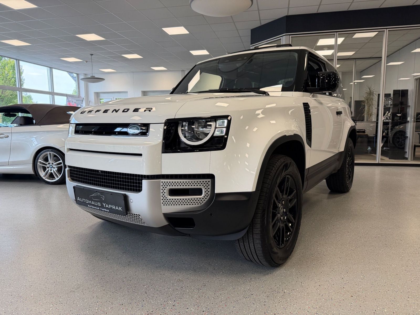 Land Rover Defender 90 3.0 D200|Faltdach|AHK|Design-P.|360° foto 4